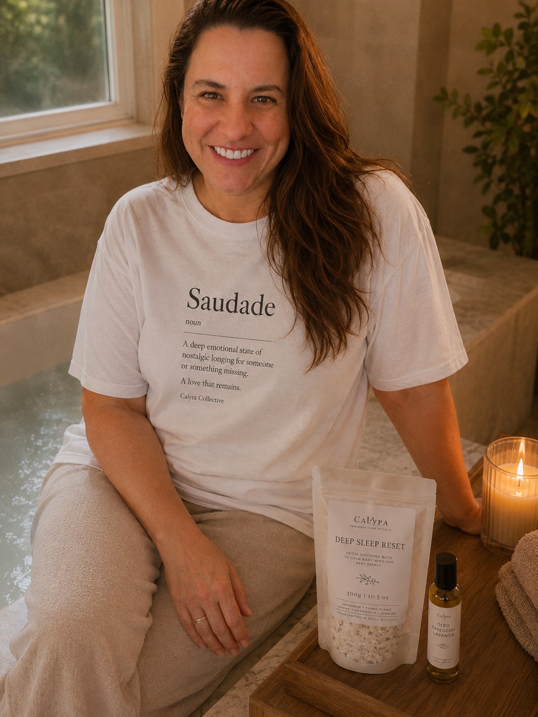 Fundadora da Calyra Collective em luz natural suave